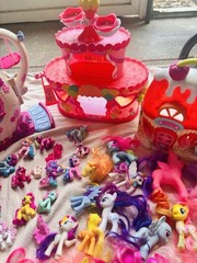 Huge Mixed Lot My Little Pony, 72 Ponies Over 100 Various Accessories 3 Playsets