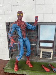 Marvel Diamond Select The Amazing Spider-Man Action Figure READ