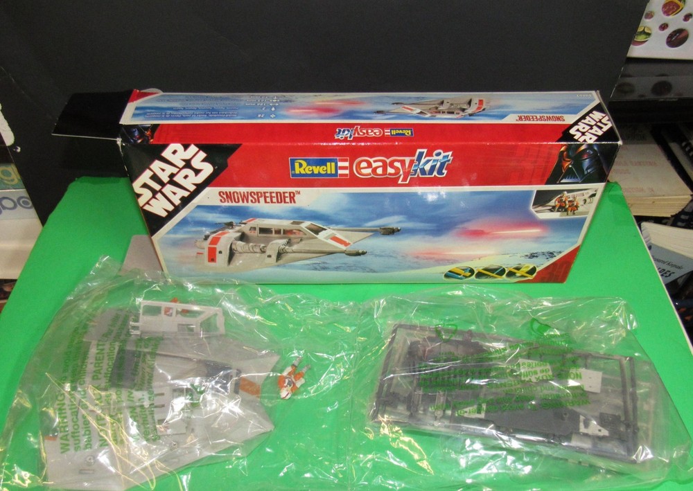 REVELL EASY-KIT 06661 SNOWSPEEDER STAR WARS NEW IN BOX PLASTIC MODEL KIT