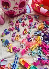 Huge Mixed Lot My Little Pony, 72 Ponies Over 100 Various Accessories 3 Playsets