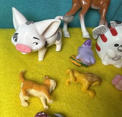 Small Toy Lot Of 24 Girls Hatchimals, Monster Minis, Troll, Lost Kitties, Etc