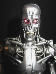 TERMINATOR 2 Indestructible T-800 Endoskeleton HOT TOYS MMS33 1/6 Scale