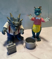 VTG Dinosaurs TV Show Figures-Sinclair Family Disney 1990s with Accessories Lot