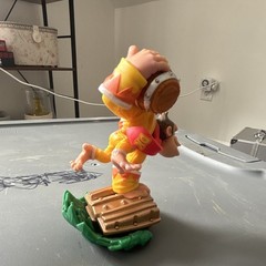 Nintendo Donkey Kong Plastic Figure w/ Barrel & Crate Base