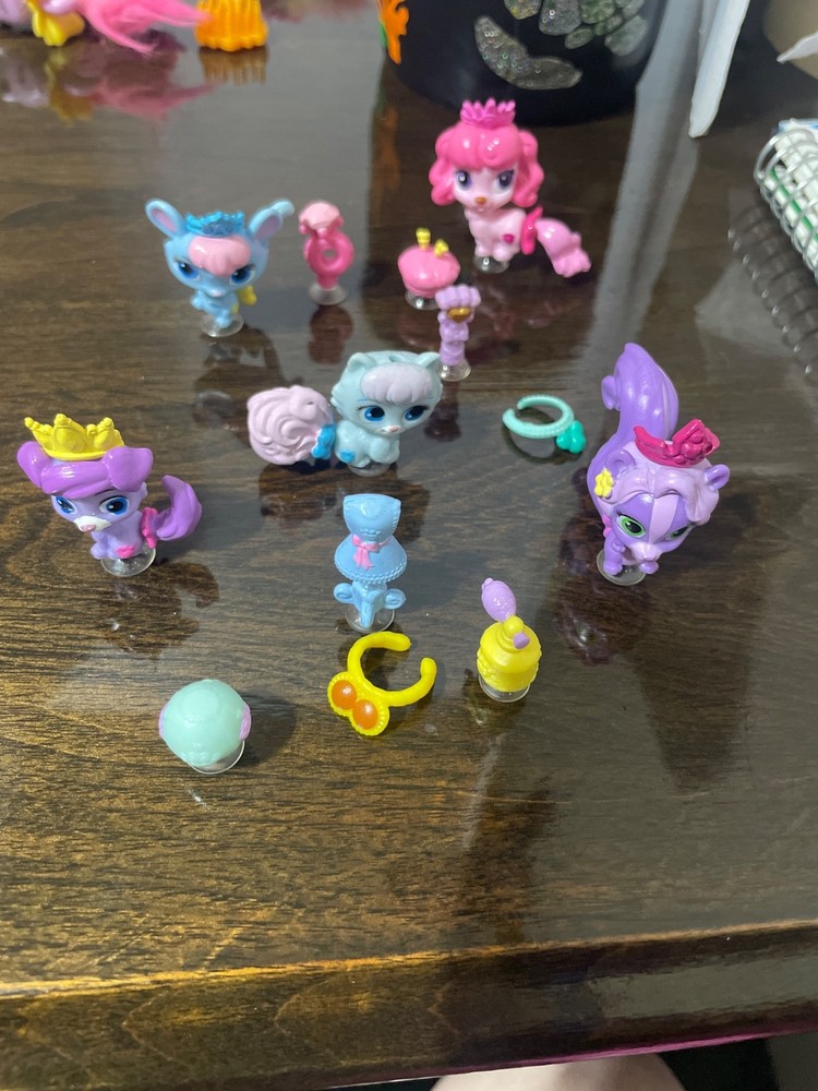 Disney Palace Pets Whisker Haven miniature figures and accessories