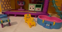 SHOPKINS Playset HAPPY PLACES Rainbow Beach +Reef Retreat +3 Dolls +Figures LOT