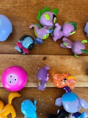 Large Lot of Mini Vinyl Plastic Rubber Sparkly & Not Cutsy Animal Play Figures –