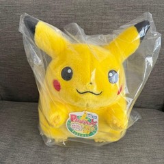 TAKARA TOMY Pokémon 30th Anniversary Welcome Back! Pikachu 1/1 Scale Figure