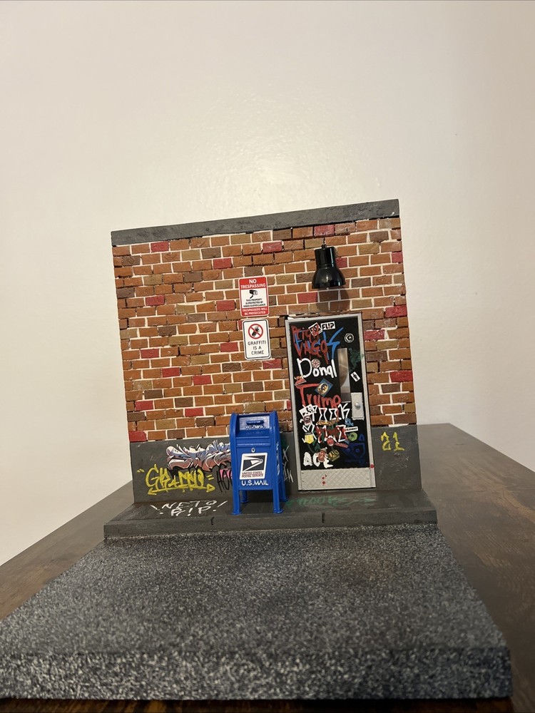 1/12 Diorama For Marvel Legends & Mezco Toyz Graffiti Wall