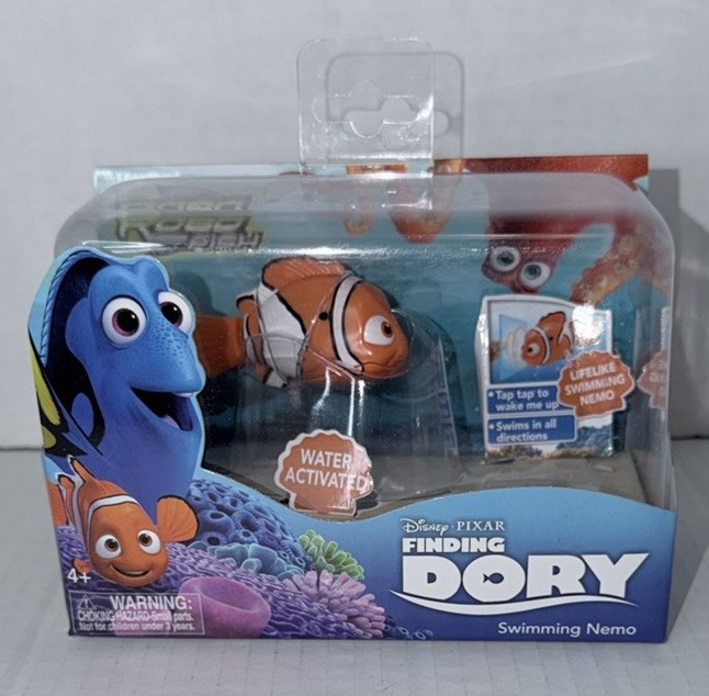 Zuru Finding Dory Swimming Nemo 2016 New In Package Rare