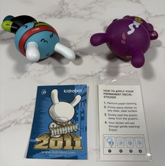 Kidrobot Dunny 2011 & French Series Le Merde & Purple Mist 3″ Vinyl Lot of 2