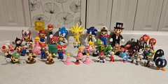 Jakks NINTENDO & SONIC figure lot Mario Yoshi Mega Man Zero video game figures
