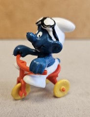 Vintage 1980s Schleich Peyo SMURFS Bike TRICYCLE SMURF Figure
