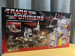 TRANSFORMERS G1 Reissue Autobot Metroplex Brand New with Box Free Shipping