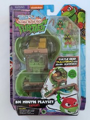 Teenage Mutant Mutant Ninja Turtles Big Mouth Playset Raphael NEW!!