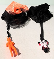 Ryans World Combo Panda 2″ Mini Figure and Black Parachute And Orange Army Guy