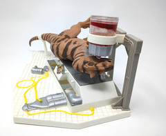 Jurassic Park The Lost World DINO DAMAGE MEDICAL CENTER with ALLOSAURUS **READ**