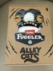 *ALLEY CATS* Zuru Fuggler WIDE-EYED CAT 9″ Scrappy Strays Plush 2026