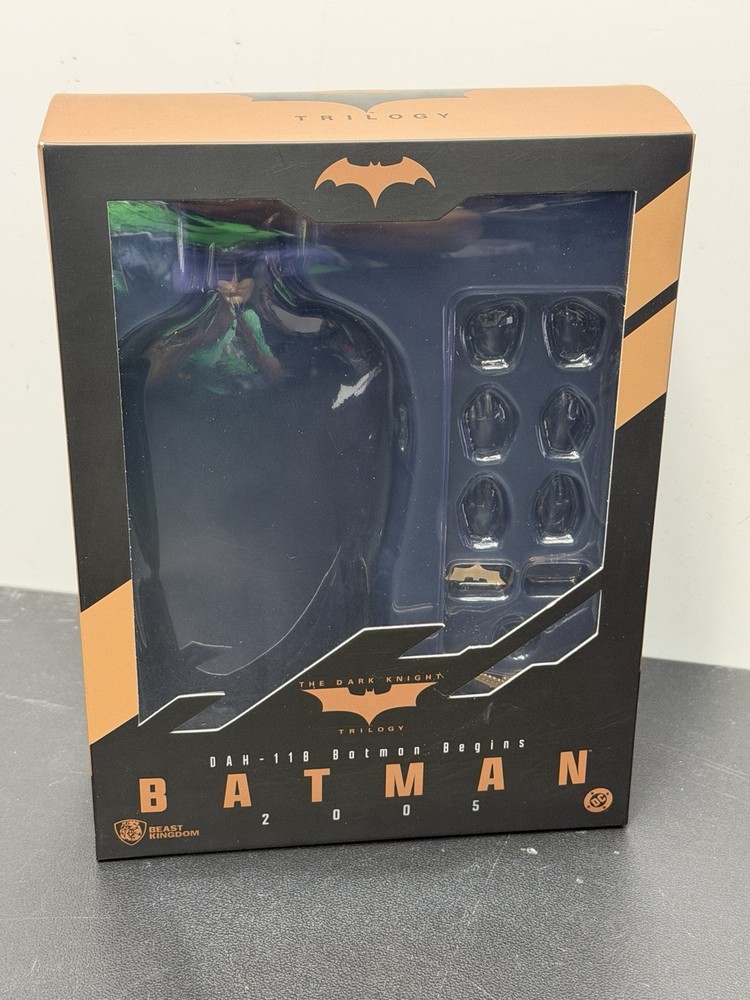 DC Batman Begins Dynamic 8-Ction Batman Figure Beast Kingdom DAH-118