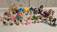 Jakks NINTENDO & SONIC figure lot Mario Yoshi Mega Man Zero video game figures