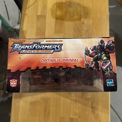 RARE Transformers Universe OPTIMUS PRIMAL NEW/SEALED