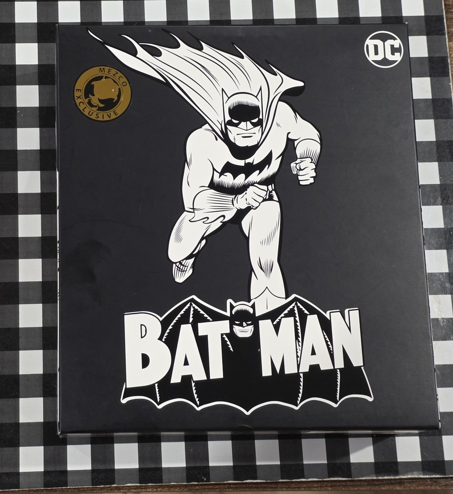 Mezco One:12 Collective Golden Age Batman Caped Crusader Exclusive Edition