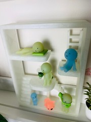 Smiski House Glow in the Dark Display | Mini Figure Room Shelf | Bonus Glow Pet