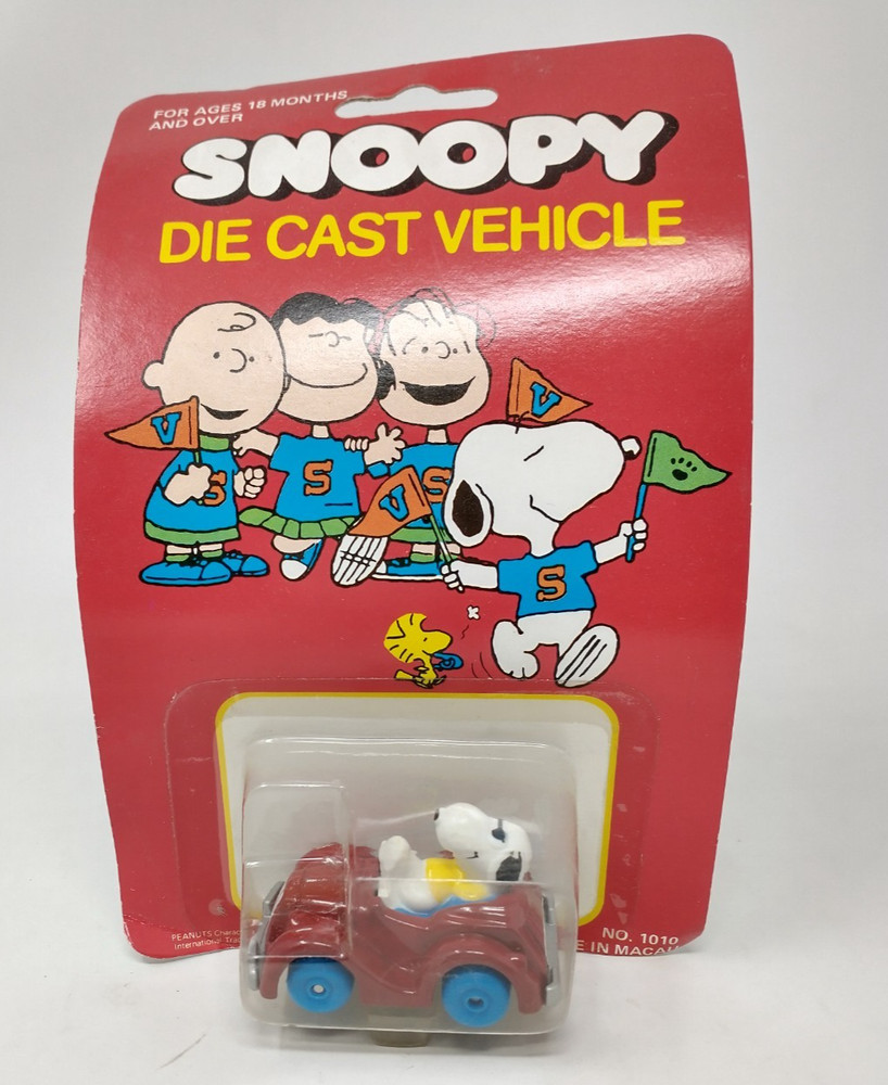 1971 Snoopy Die Cast Vehicle Sport Car Charlie Brown Peanuts
