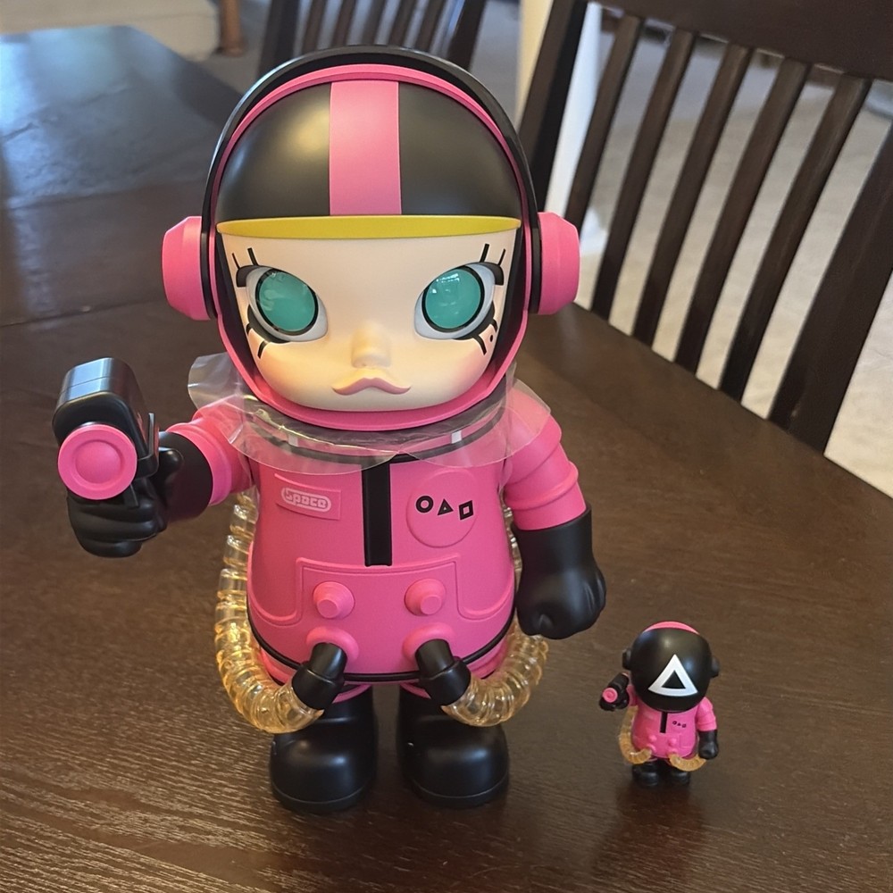 Authentic POP MART MEGA SPACE MOLLY SQUID GAME 400% + 100% – PINK Brand New