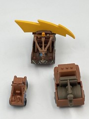 Disney Pixar World of Cars Tow Mater W/ Lightning Bolt Truck Die Cast +2 Cars A3
