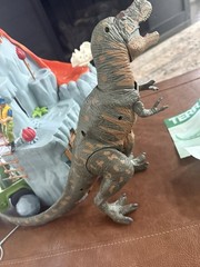 TERRA -By Battat Jungle Expedition Lava Mountain T.Rex Adventure Playset 🦖