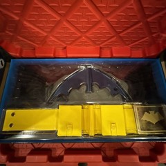 BATMAN CLASSIC TV SERIES UTILITY BELT INCLUDES BATARANG ADULT COLLECTOR