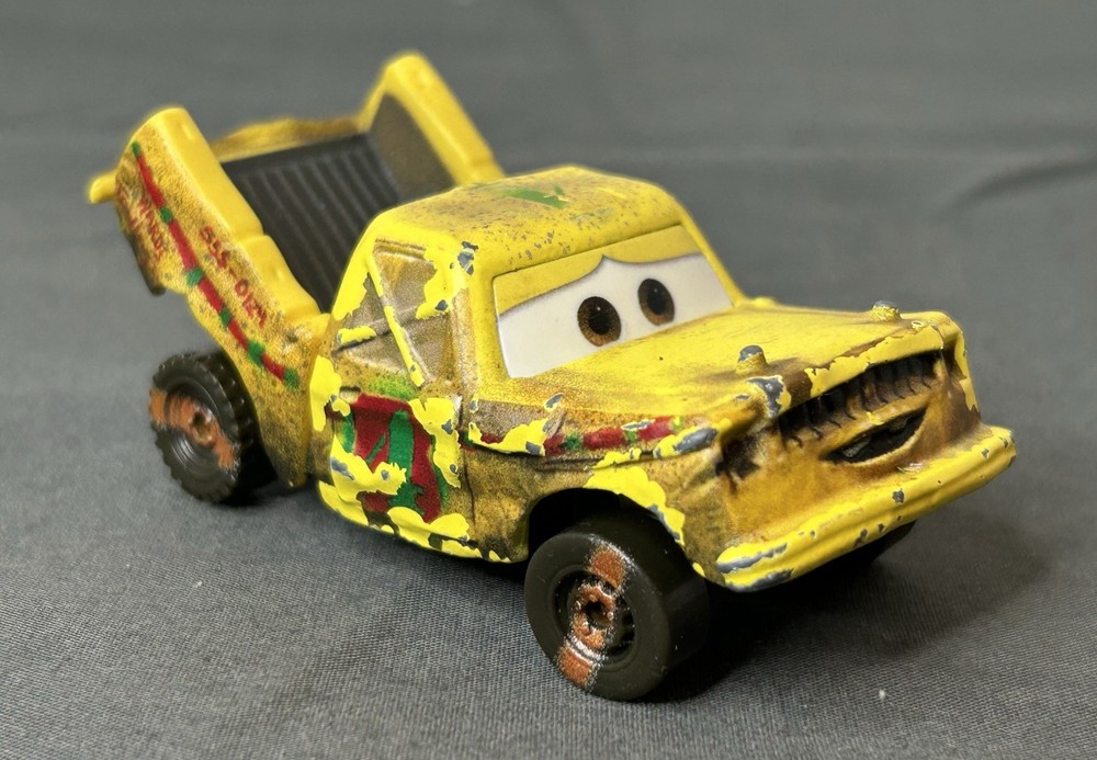 Disney Pixar Cars 3 Thunder Hollow Diecast Demolition Derby Taco 1:55