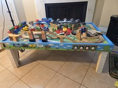 Thomas the train Ultimate bundle– Train table, tracks, and more included