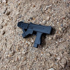 Blade’s MAC-10 – 1:12 Scale 3D Printed Action Figure Weapon Upgrade