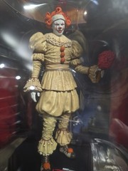 McFarlane Movie Maniacs It Welcome To Derry Gold Label Limited Edition Pennywise