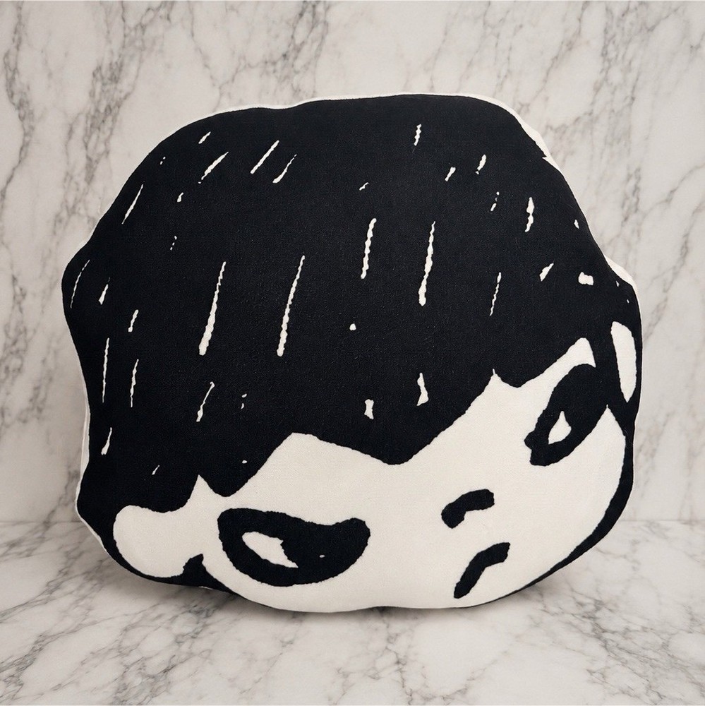 Hirono Head Pillow