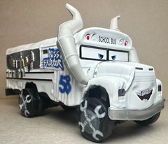 Disney Pixar Cars 3 Demolition Derby Miss Fritter White Bus Diecast 1:55 FC