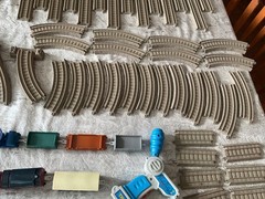 Thomas Train Trackmaster Beige Track Pieces Lot of 100 PARTS. 2009 Mattel