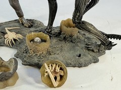 McFarlane Toys 2002 Movie Maniacs Alien vs. Predator Deluxe Set Action Figures
