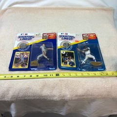 LOT OF 2 VINTAGE 1991 KENNER STARTING LINEUP COLLECTOR’S COIN / ACTION FIGURE