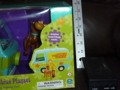 SCOOBY DOO MYSTERY MACHINE WITH SCOOBY DOO AND SHAGGY CARTOON NETWORK 2000