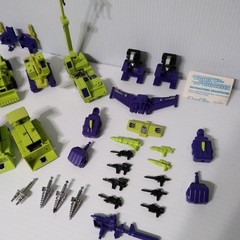 Vintage G1 Devastator mostly complete with extras (read)