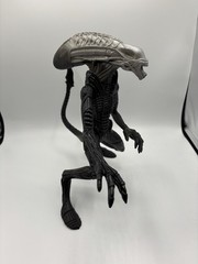1995 Kenner 20th Century Fox Ultimate Predator 10″ & 10” ALIEN