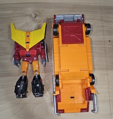Transformers War For Cybertron Kingdom Commander Class WFC-K29 Rodimus Prime