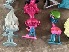 Lot of 10 DreamWorks Trolls World Tour Mini Figures