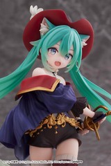 Hatsune Miku Puss in Boots Figure Taito Miku Wonderland Kawaii
