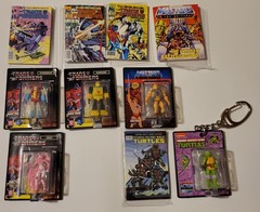 World’s smallest action figures, 5 Micro Figures with comic books