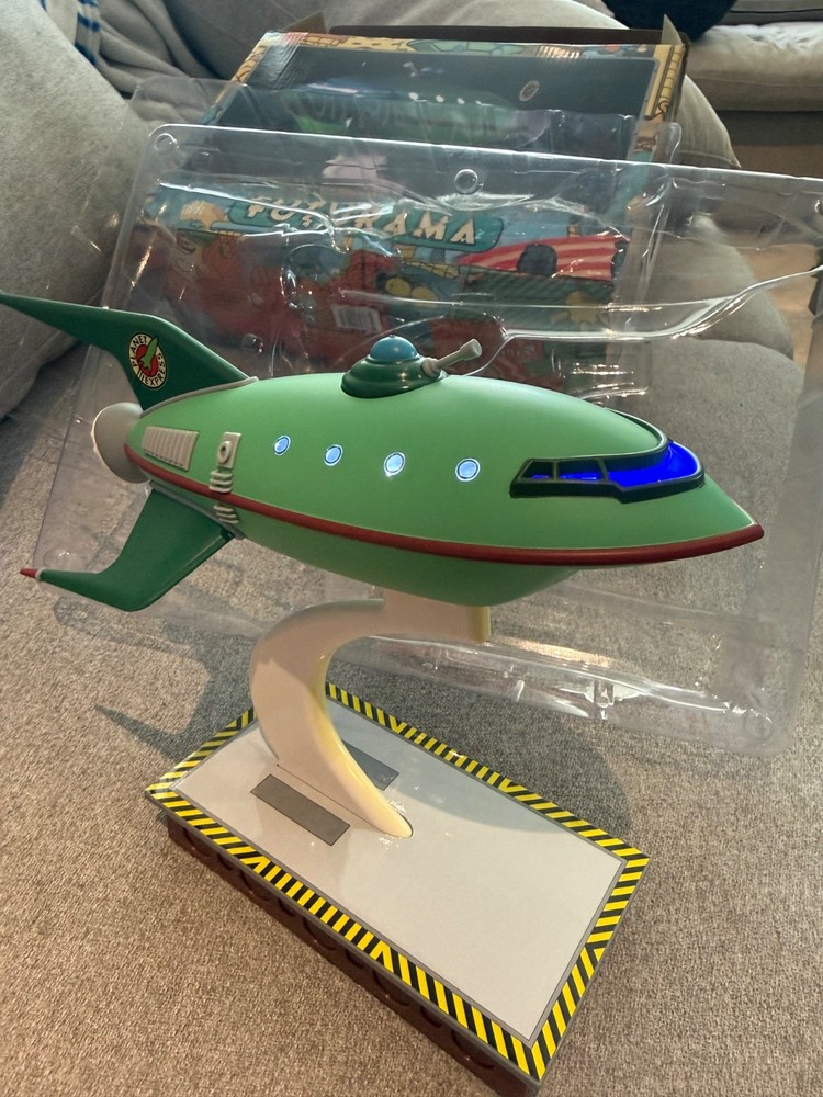 Futurama QMx Master Series, Light-Up Planet Express Ship Figure, with Box
