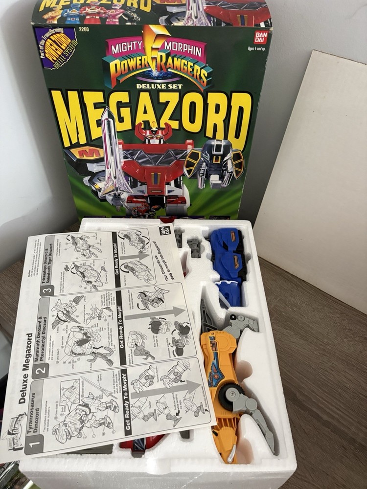 Power Rangers Deluxe Megazord Action Figure Bandai 2260 In Box Great Condition